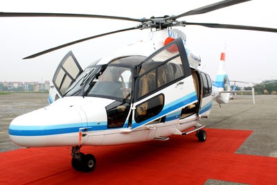 Chiếc trực thăng EC 155-B1 do Công ty Bay dịch vụ miền Bắc vừa nhận bàn giao.